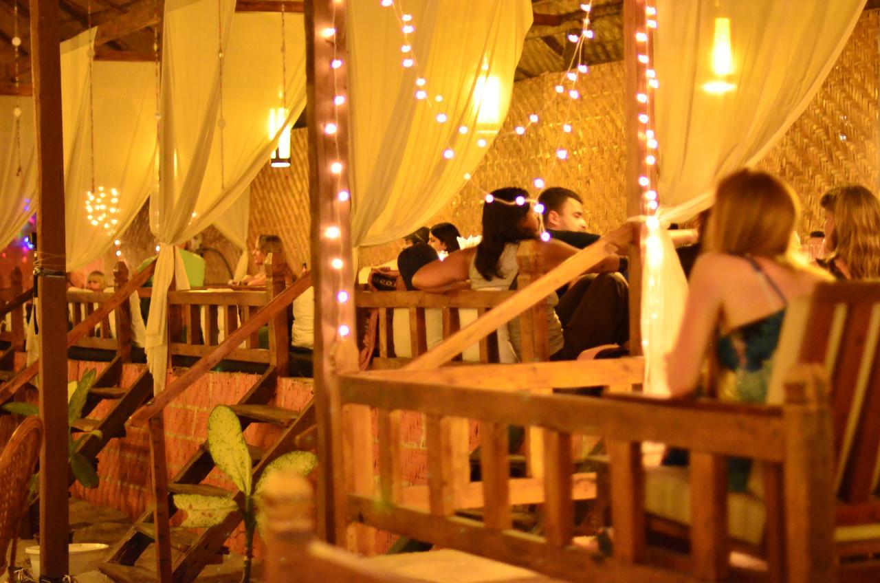 Sea Bird Beach Cafe & Cottages Morjim Luaran gambar