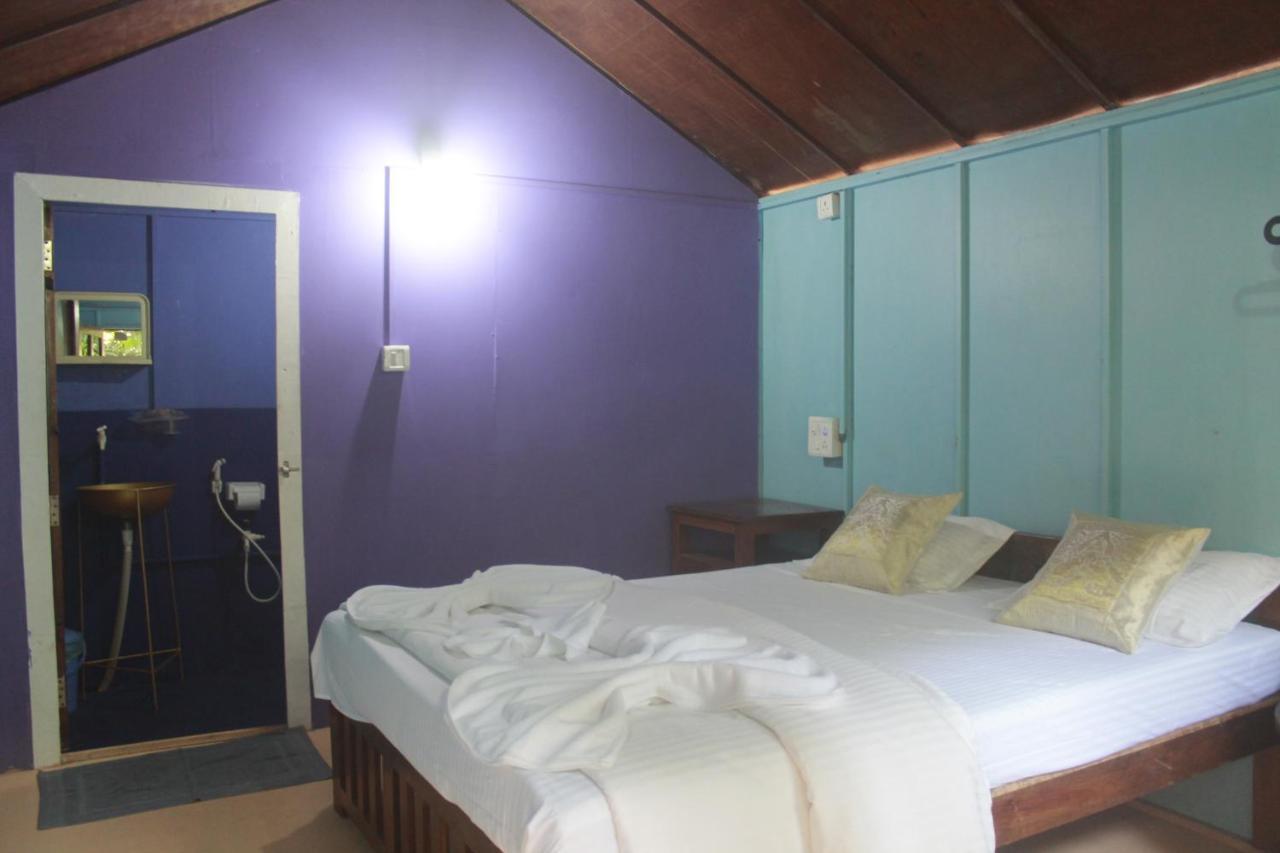 Sea Bird Beach Cafe & Cottages Morjim Luaran gambar