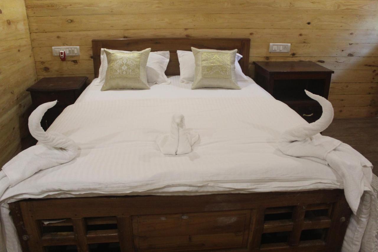 Sea Bird Beach Cafe & Cottages Morjim Luaran gambar