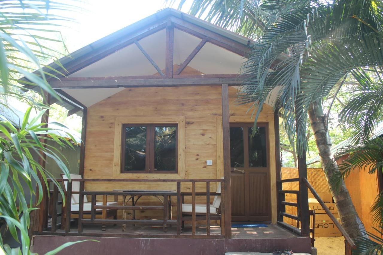 Sea Bird Beach Cafe & Cottages Morjim Luaran gambar