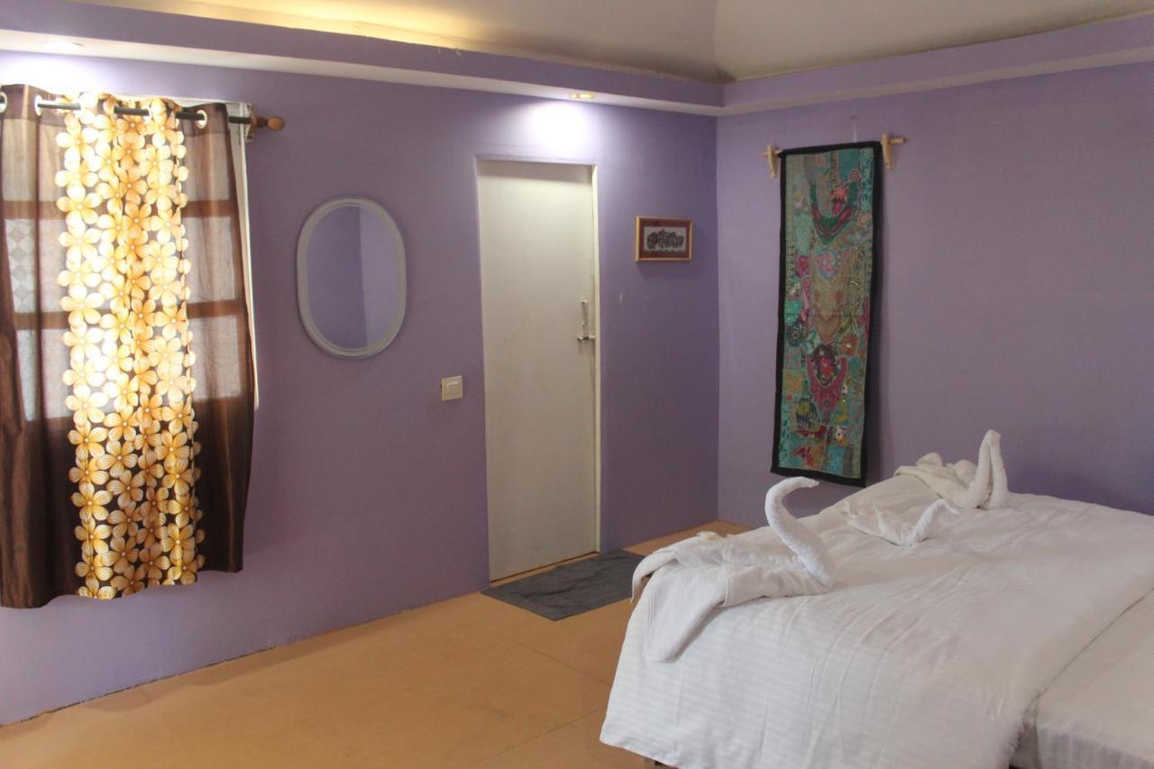 Sea Bird Beach Cafe & Cottages Morjim Luaran gambar