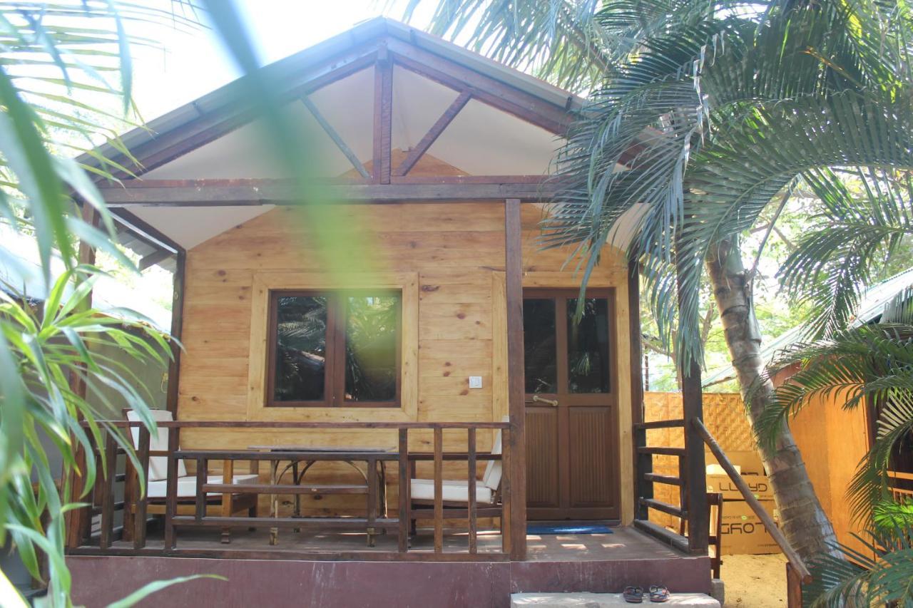 Sea Bird Beach Cafe & Cottages Morjim Luaran gambar