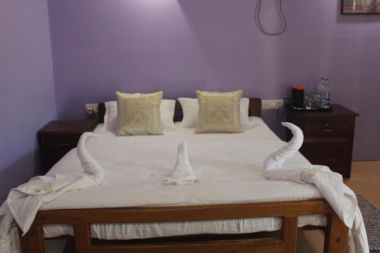 Sea Bird Beach Cafe & Cottages Morjim Luaran gambar