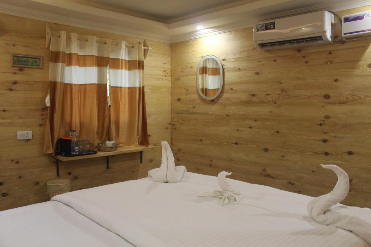 Sea Bird Beach Cafe & Cottages Morjim Luaran gambar
