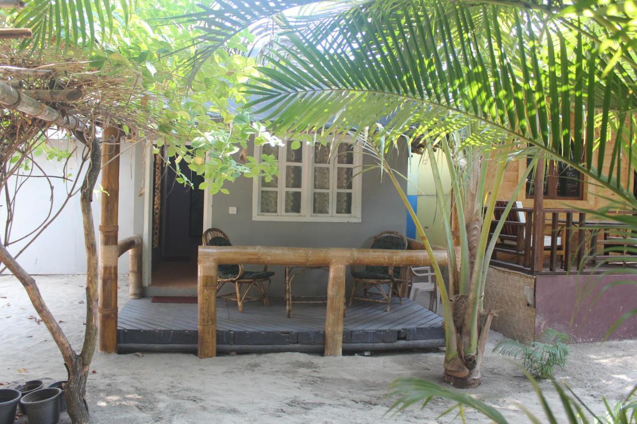 Sea Bird Beach Cafe & Cottages Morjim Luaran gambar