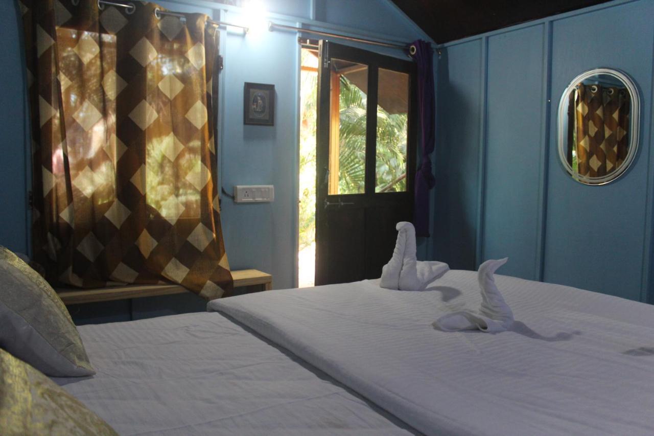 Sea Bird Beach Cafe & Cottages Morjim Luaran gambar