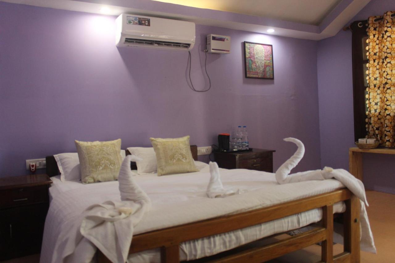 Sea Bird Beach Cafe & Cottages Morjim Luaran gambar